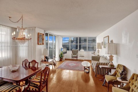 Condo à Aventura, Floride, 2 chambres  № 2037683