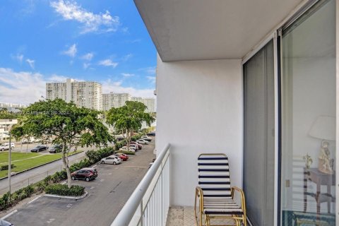 Снять в аренду кондоминиум в Авентура, Флорида 2 спальни, 149.11м2, № 2037683 - фото 30