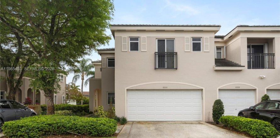 Touwnhouse à Palmetto Bay, Floride 4 chambres, 242.94 m2 № 2047029