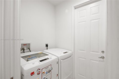 Touwnhouse à louer à Palmetto Bay, Floride: 4 chambres, 242.94 m2 № 2047029 - photo 14