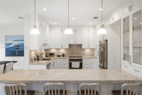 Touwnhouse à louer à Palmetto Bay, Floride: 4 chambres, 242.94 m2 № 2047029 - photo 4