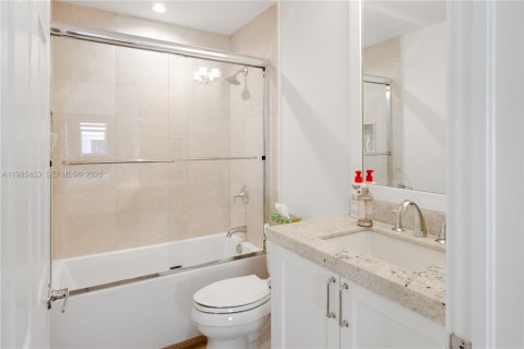 Touwnhouse à louer à Palmetto Bay, Floride: 4 chambres, 242.94 m2 № 2047029 - photo 25