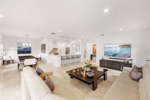 Touwnhouse à louer à Palmetto Bay, Floride: 4 chambres, 242.94 m2 № 2047029 - photo 12