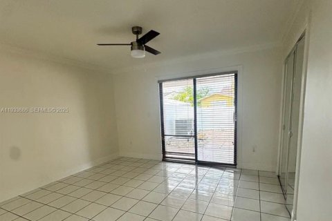 Villa ou maison à louer à Miami, Floride: 3 chambres, 150.41 m2 № 2037944 - photo 7