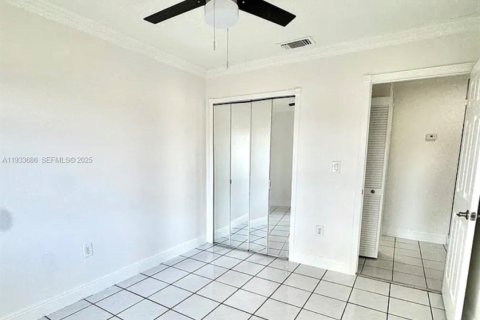Villa ou maison à louer à Miami, Floride: 3 chambres, 150.41 m2 № 2037944 - photo 9
