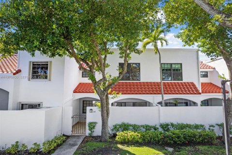 Townhouse in Aventura, Florida 2 bedrooms, 118.17 sq.m. № 2036218 - photo 27