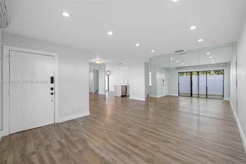 Townhouse in Aventura, Florida 2 bedrooms, 118.17 sq.m. № 2036218 - photo 8