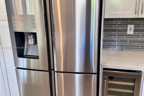 Townhouse in Miami, Florida 4 bedrooms, 172.05 sq.m. № 2067893 - photo 11