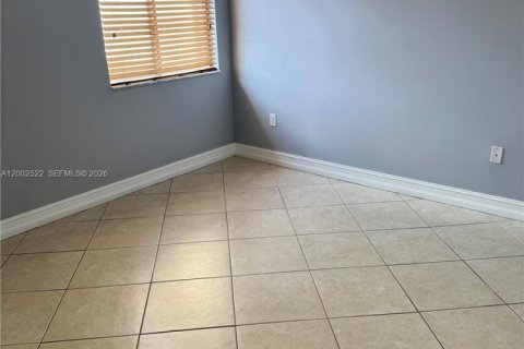 Townhouse in Miami, Florida 4 bedrooms, 172.05 sq.m. № 2067893 - photo 18