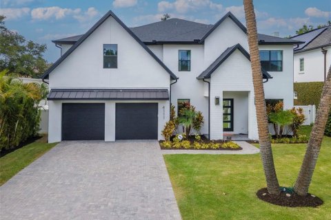 Casa en alquiler en Tampa, Florida, 5 dormitorios, 421.03 m2 № 1895073 - foto 7