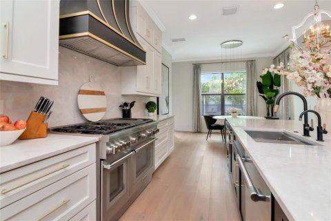 Casa en alquiler en Tampa, Florida, 5 dormitorios, 421.03 m2 № 1895073 - foto 14