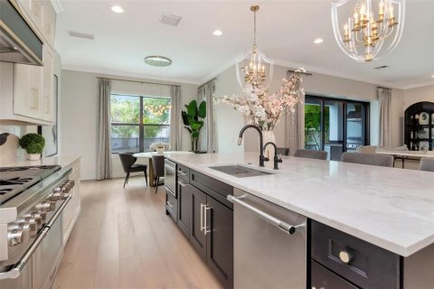 Casa en alquiler en Tampa, Florida, 5 dormitorios, 421.03 m2 № 1895073 - foto 13