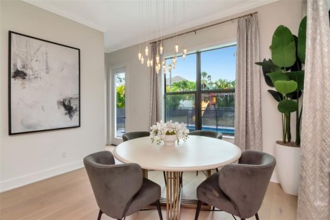 Casa en alquiler en Tampa, Florida, 5 dormitorios, 421.03 m2 № 1895073 - foto 17