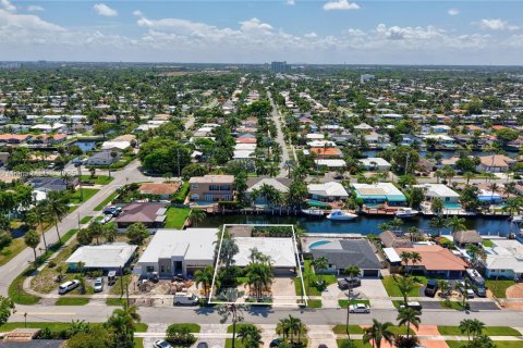 House in Pompano Beach, Florida 3 bedrooms, 202.43 sq.m. № 1790601 - photo 6
