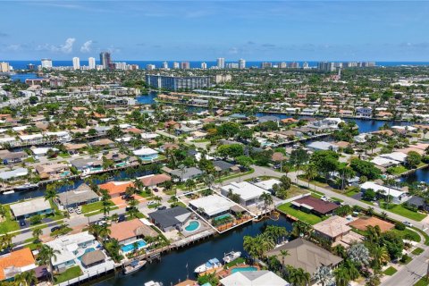 House in Pompano Beach, Florida 3 bedrooms, 202.43 sq.m. № 1790601 - photo 8