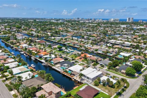 House in Pompano Beach, Florida 3 bedrooms, 202.43 sq.m. № 1790601 - photo 2