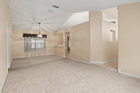 Villa ou maison à vendre à Palm Bay, Floride: 3 chambres, 200.67 m2 № 2146019 - photo 4