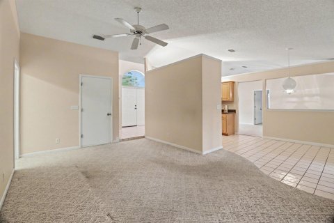 Villa ou maison à vendre à Palm Bay, Floride: 3 chambres, 200.67 m2 № 2146019 - photo 10