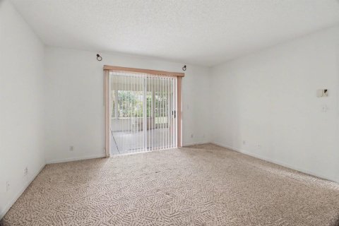 Villa ou maison à vendre à Palm Bay, Floride: 3 chambres, 200.67 m2 № 2146019 - photo 12