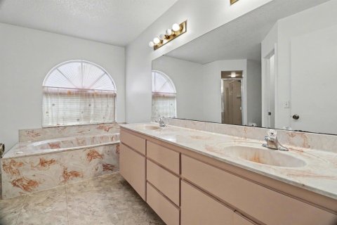 Villa ou maison à vendre à Palm Bay, Floride: 3 chambres, 200.67 m2 № 2146019 - photo 14