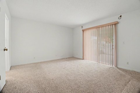 Villa ou maison à vendre à Palm Bay, Floride: 3 chambres, 200.67 m2 № 2146019 - photo 11
