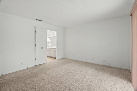 Villa ou maison à vendre à Palm Bay, Floride: 3 chambres, 200.67 m2 № 2146019 - photo 13