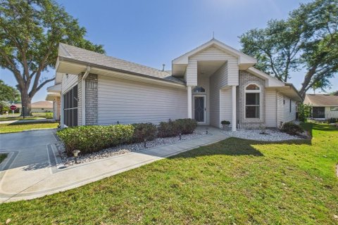 House in Leesburg, Florida 3 bedrooms, 125.33 sq.m. № 1644133 - photo 1