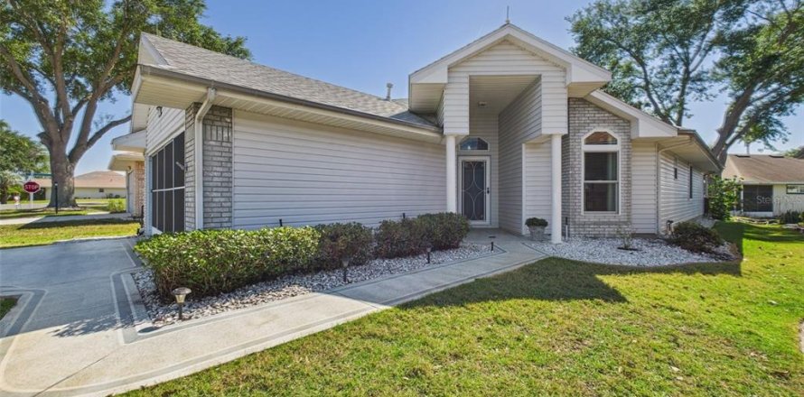 House in Leesburg, Florida 3 bedrooms, 125.33 sq.m. № 1644133