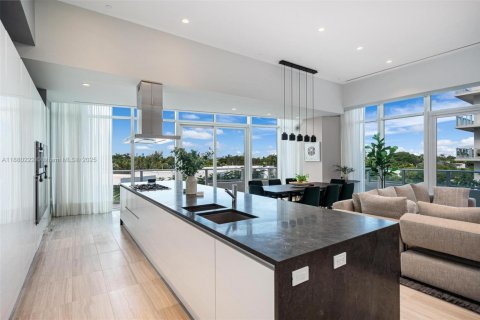 Купить кондоминиум в Майами-Бич, Флорида 2 спальни, 193.7м2, № 1925242 - фото 13