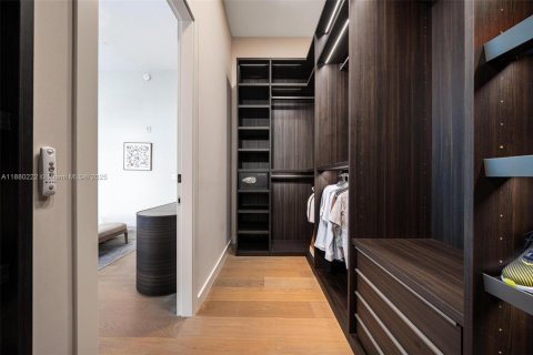 Купить кондоминиум в Майами-Бич, Флорида 2 спальни, 193.7м2, № 1925242 - фото 24