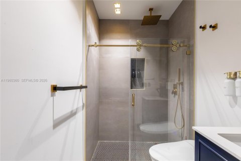 Villa ou maison à vendre à Miami, Floride: 5 chambres, 269.6 m2 № 2024723 - photo 28