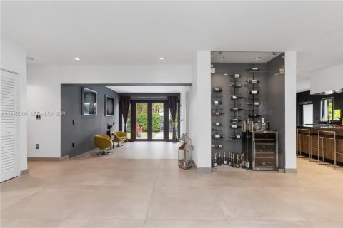 Villa ou maison à vendre à Miami, Floride: 5 chambres, 269.6 m2 № 2024723 - photo 9