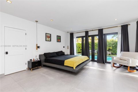 Villa ou maison à vendre à Miami, Floride: 5 chambres, 269.6 m2 № 2024723 - photo 19