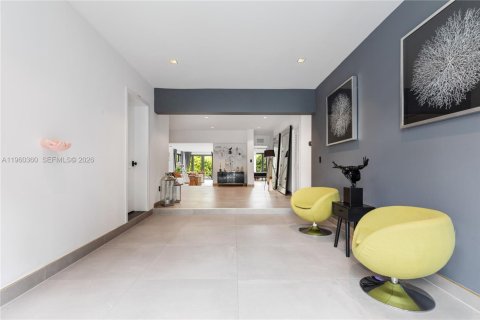 Villa ou maison à vendre à Miami, Floride: 5 chambres, 269.6 m2 № 2024723 - photo 2