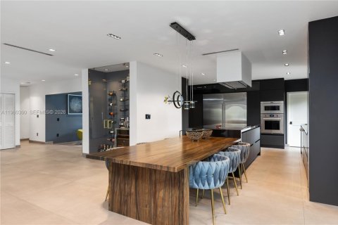Villa ou maison à vendre à Miami, Floride: 5 chambres, 269.6 m2 № 2024723 - photo 16