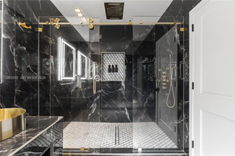 Villa ou maison à vendre à Miami, Floride: 5 chambres, 269.6 m2 № 2024723 - photo 23