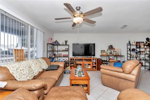 House in Ocala, Florida 2 bedrooms, 113.71 sq.m. № 1546895 - photo 6
