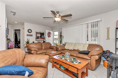 House in Ocala, Florida 2 bedrooms, 113.71 sq.m. № 1546895 - photo 5