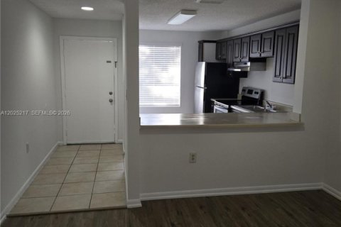 Copropriété à louer à Miramar, Floride: 1 chambre, 74.32 m2 № 2257410 - photo 4
