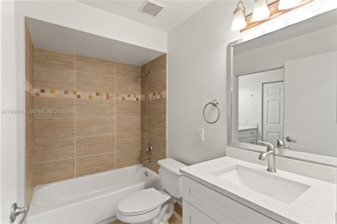 Condo in Coconut Creek, Florida, 2 bedrooms  № 2008394 - photo 7