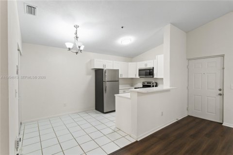 Condo in Coconut Creek, Florida, 2 bedrooms  № 2008394 - photo 4