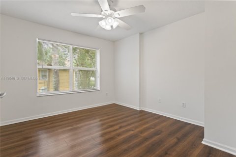 Condo in Coconut Creek, Florida, 2 bedrooms  № 2008394 - photo 6