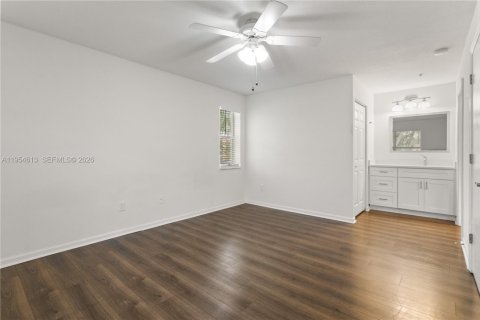 Condo in Coconut Creek, Florida, 2 bedrooms  № 2008394 - photo 8