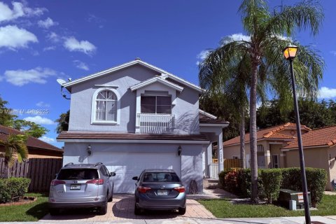 House in Miami, Florida 4 bedrooms, 193.42 sq.m. № 2012276