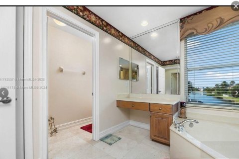 Villa ou maison à louer à Miramar, Floride: 5 chambres, 313.17 m2 № 1710025 - photo 12
