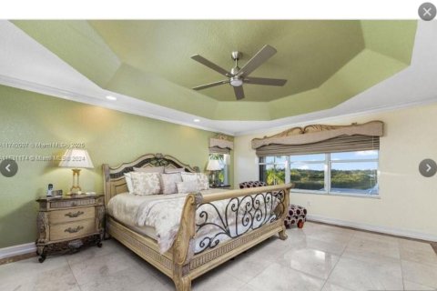 Villa ou maison à louer à Miramar, Floride: 5 chambres, 313.17 m2 № 1710025 - photo 9