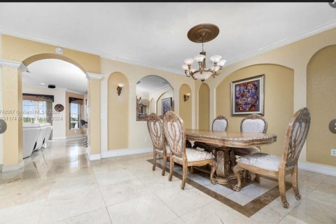 Villa ou maison à louer à Miramar, Floride: 5 chambres, 313.17 m2 № 1710025 - photo 7