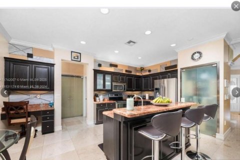 Villa ou maison à louer à Miramar, Floride: 5 chambres, 313.17 m2 № 1710025 - photo 3