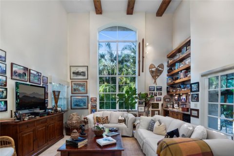 House in Coral Gables, Florida 4 bedrooms, 313.17 sq.m. № 1691296 - photo 14