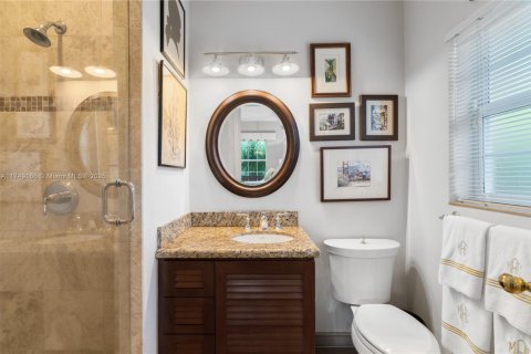 House in Coral Gables, Florida 4 bedrooms, 313.17 sq.m. № 1691296 - photo 29